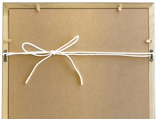色紙額Cの裏面（額縁の吊紐）