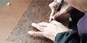 手彫りの伊勢型紙彫刻